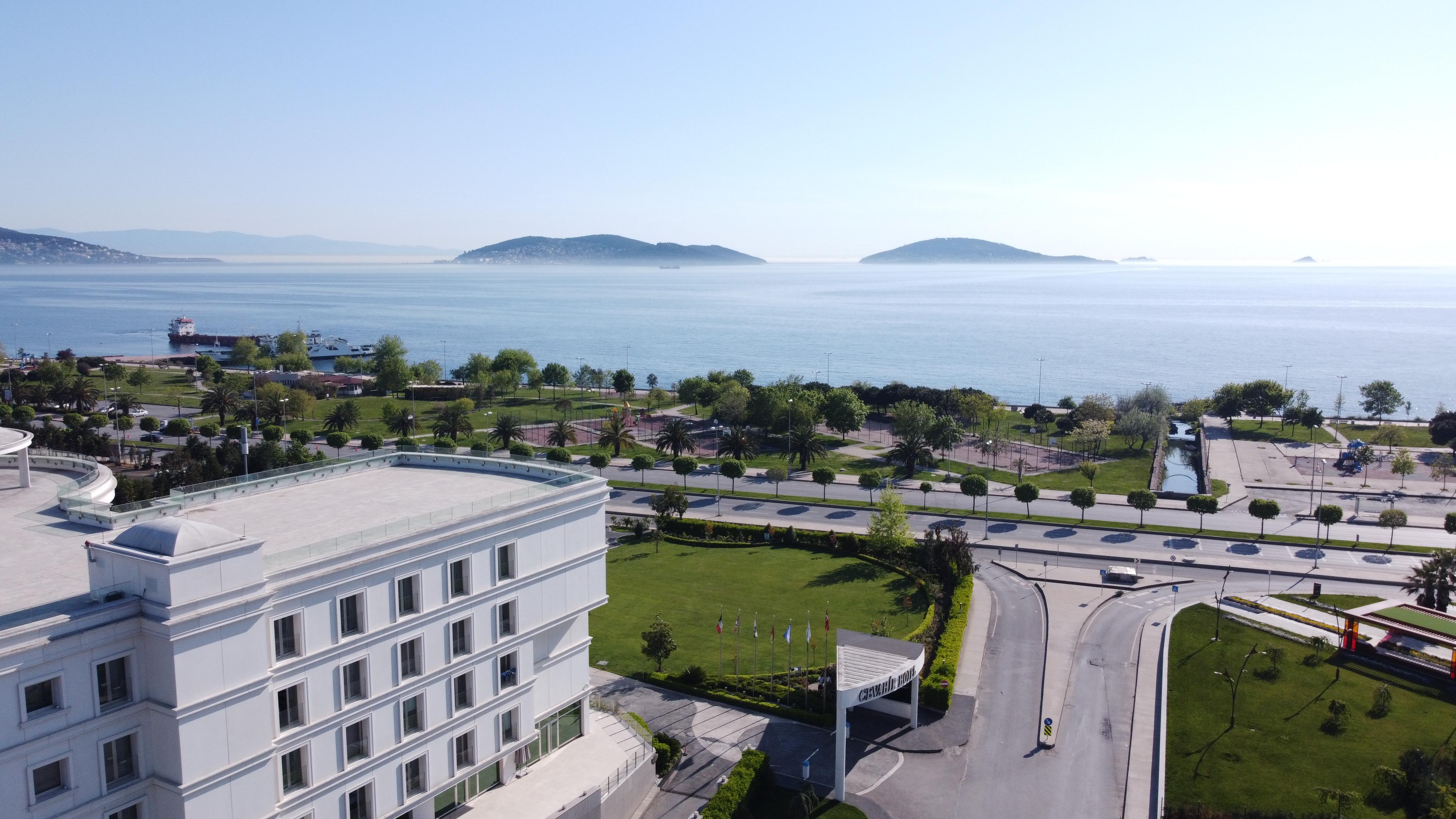 シェバヒル ホテル イスタンブール アジア エクステリア 写真 View of the islands of Petalioi from the campus of the University of Patras