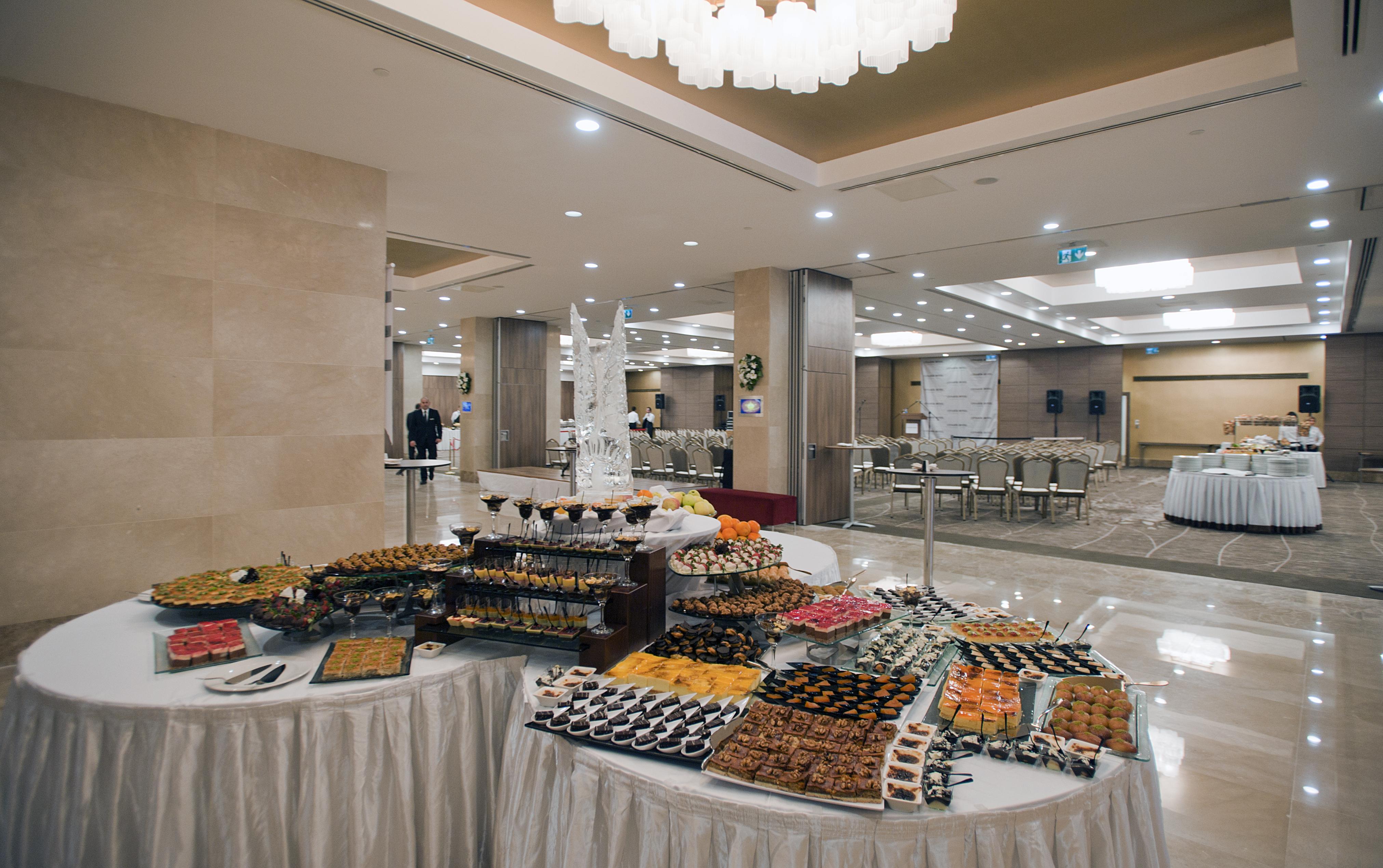 シェバヒル ホテル イスタンブール アジア エクステリア 写真 A buffet at a hotel